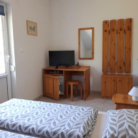 Borkuti Panzio Es Apartman Balatonszemes Ngoại thất bức ảnh
