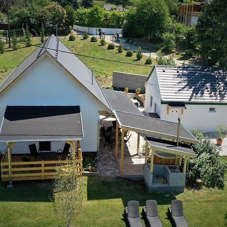 Borkuti Panzio Es Apartman Balatonszemes Ngoại thất bức ảnh