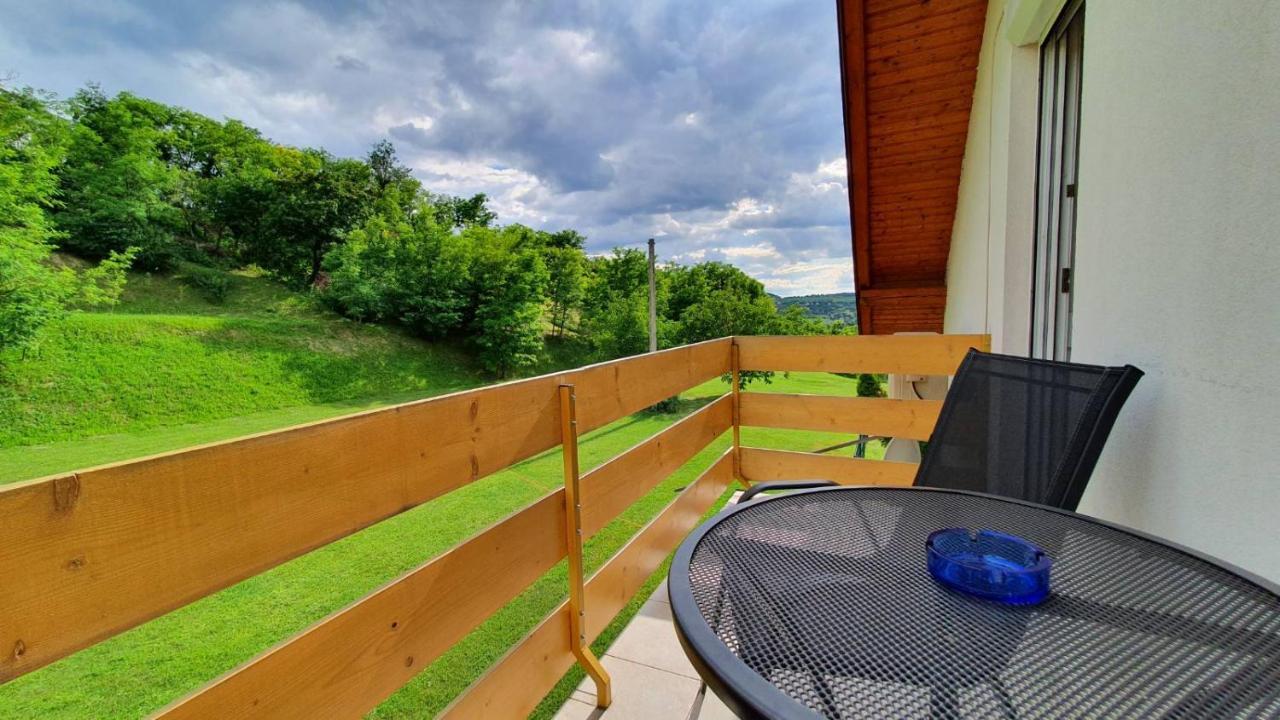 Borkuti Panzio Es Apartman Balatonszemes Ngoại thất bức ảnh