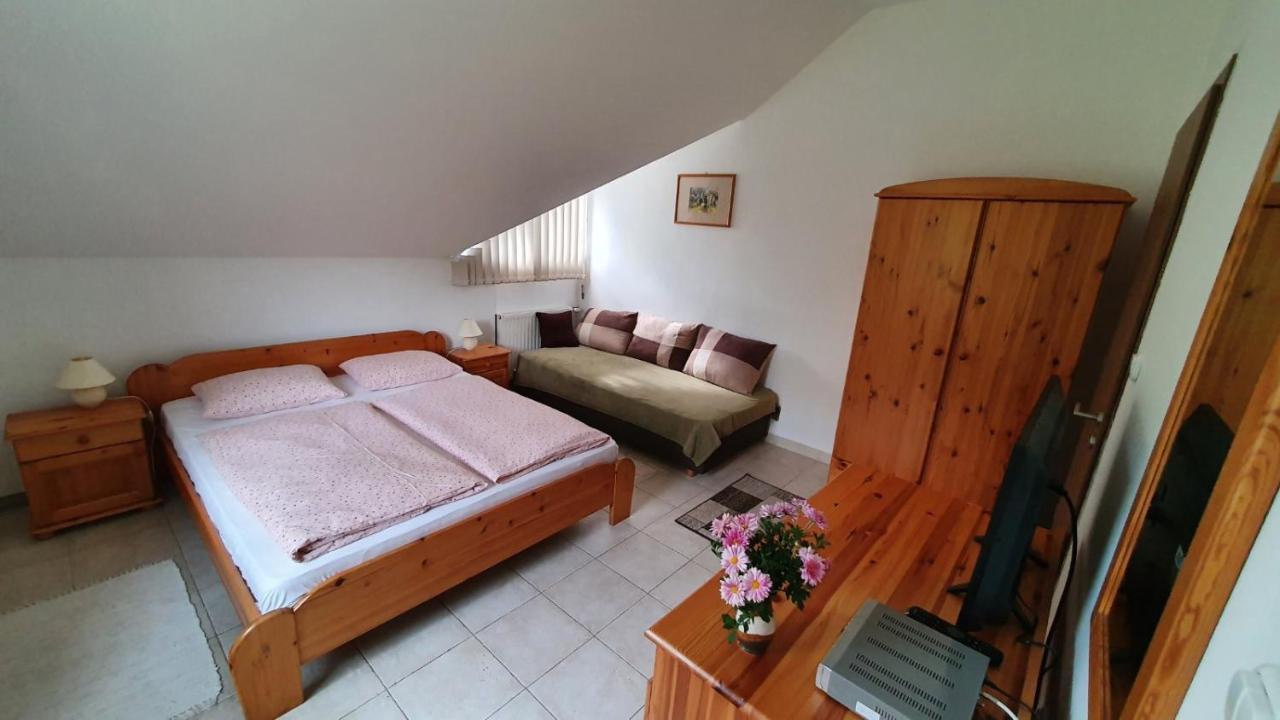 Borkuti Panzio Es Apartman Balatonszemes Ngoại thất bức ảnh