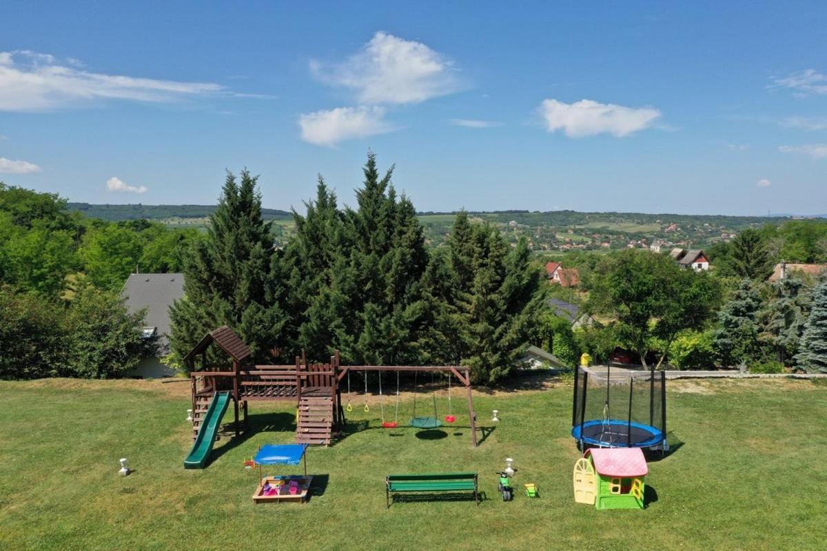 Borkuti Panzio Es Apartman Balatonszemes Ngoại thất bức ảnh